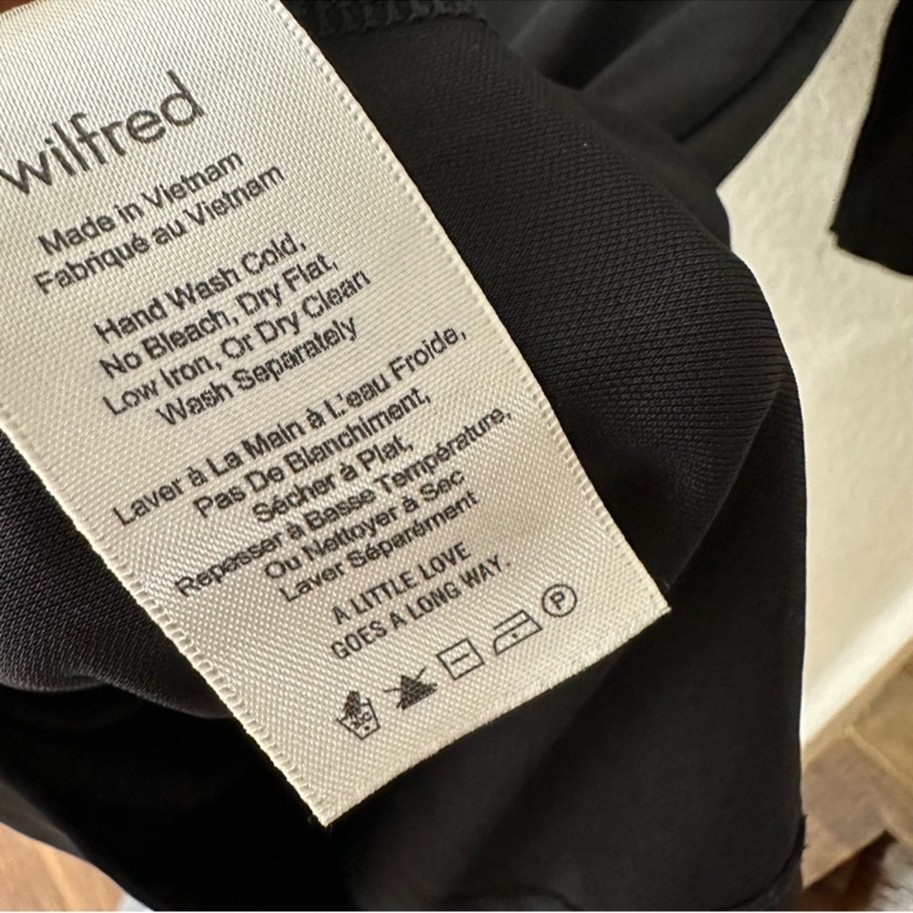 Aritzia Wilfred Black Long Sleeve Dress
size small - Picture 6 of 6